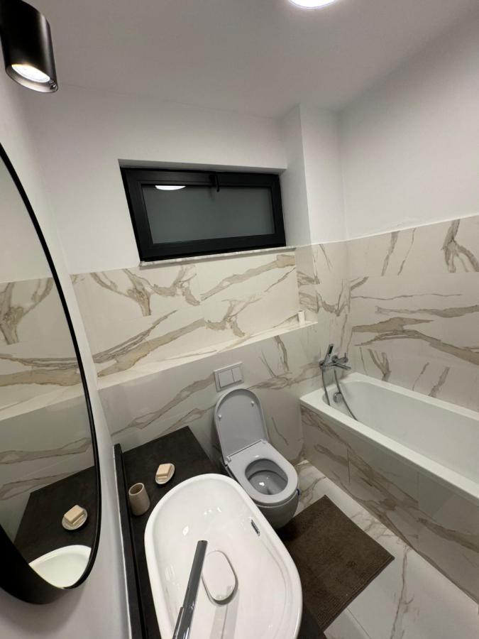 Warm Hotel Apartment Bucharest Exterior photo