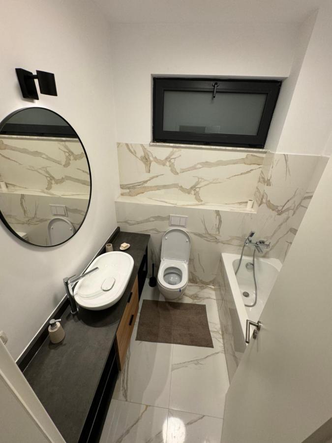Warm Hotel Apartment Bucharest Exterior photo