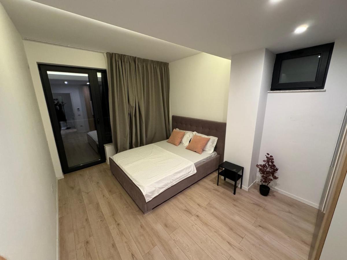 Warm Hotel Apartment Bucharest Exterior photo