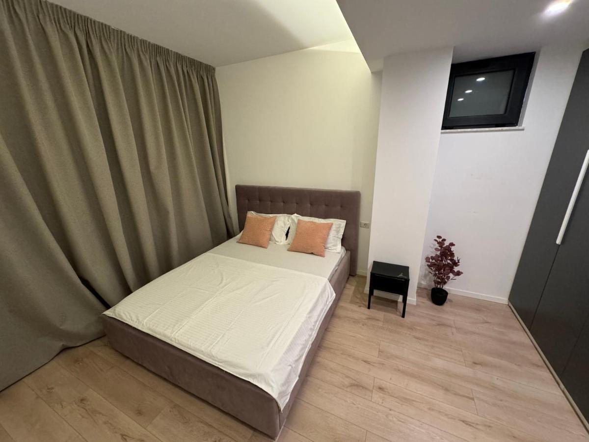 Warm Hotel Apartment Bucharest Exterior photo