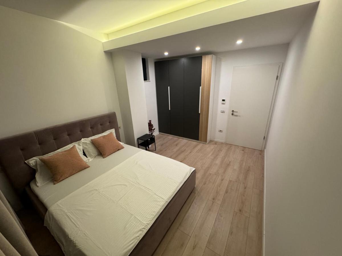 Warm Hotel Apartment Bucharest Exterior photo