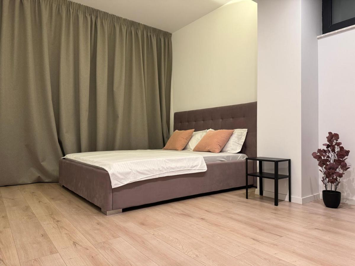 Warm Hotel Apartment Bucharest Exterior photo