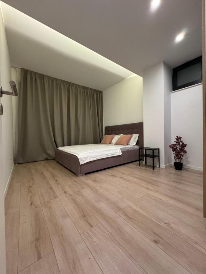 Warm Hotel Apartment Bucharest Exterior photo