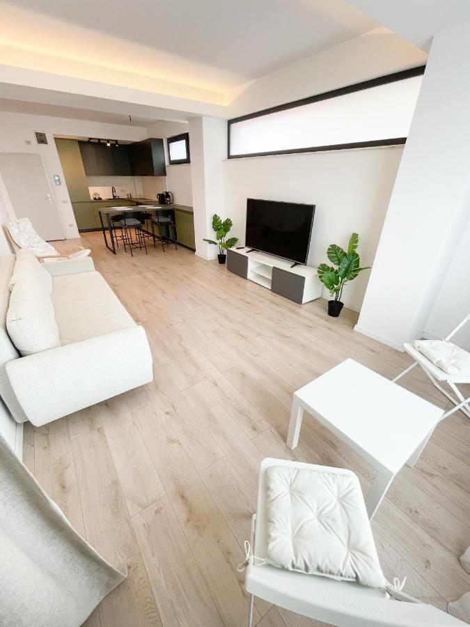 Warm Hotel Apartment Bucharest Exterior photo